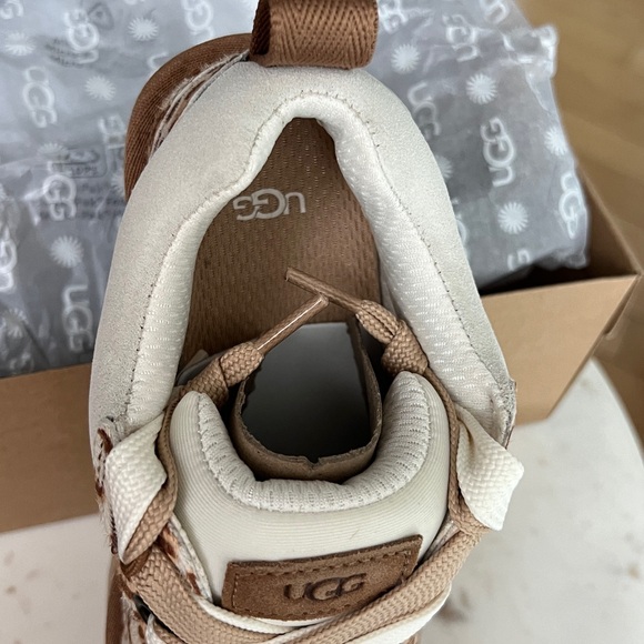 UGG Lowmel Plains Sneakers - Picture 7 of 9